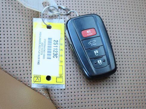 Used 2022 Toyota Highlander Platinum image 34