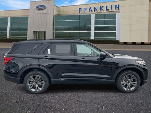 New 2026 Ford Explorer Active image 2