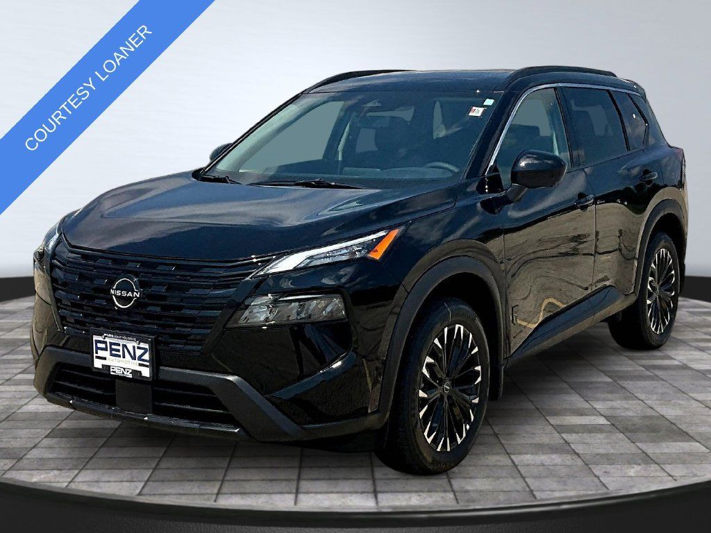 Used 2026 Nissan Rogue Dark Armor AWD/4WD image 1