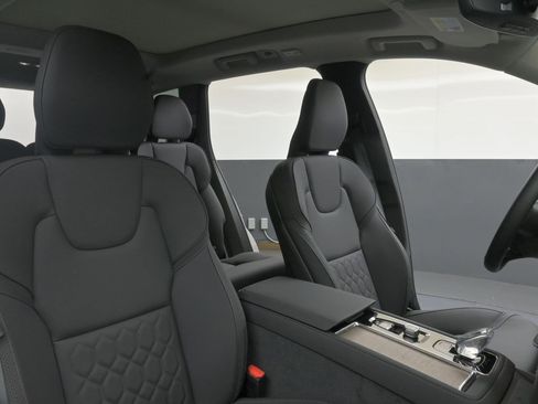New 2026 Volvo XC90 B6 Plus w/ Protection Package Premier image 13