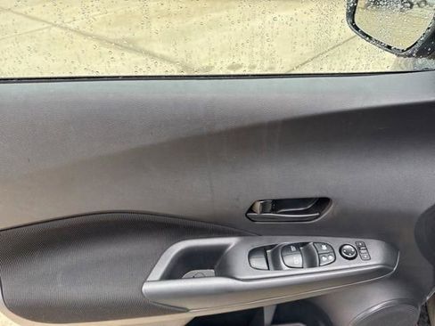 Used 2025 Nissan Kicks Play S image 11