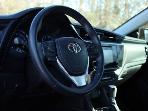 Used 2017 Toyota Corolla SE image 6