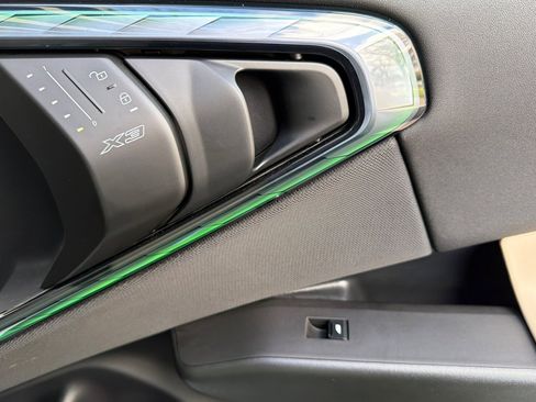 Used 2025 BMW X3 xDrive30i w/ Convenience Package image 21