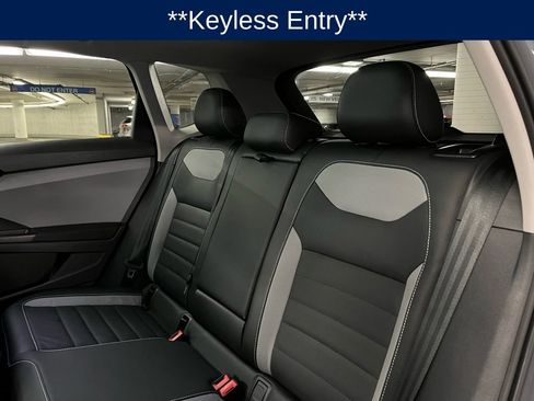 Used 2023 Volkswagen Taos SEL image 21