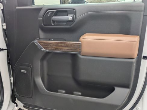 Used 2021 Chevrolet Silverado 1500 High Country w/ Technology Package image 27