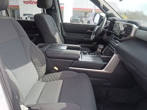 Used 2025 Toyota Sequoia SR5 image 33