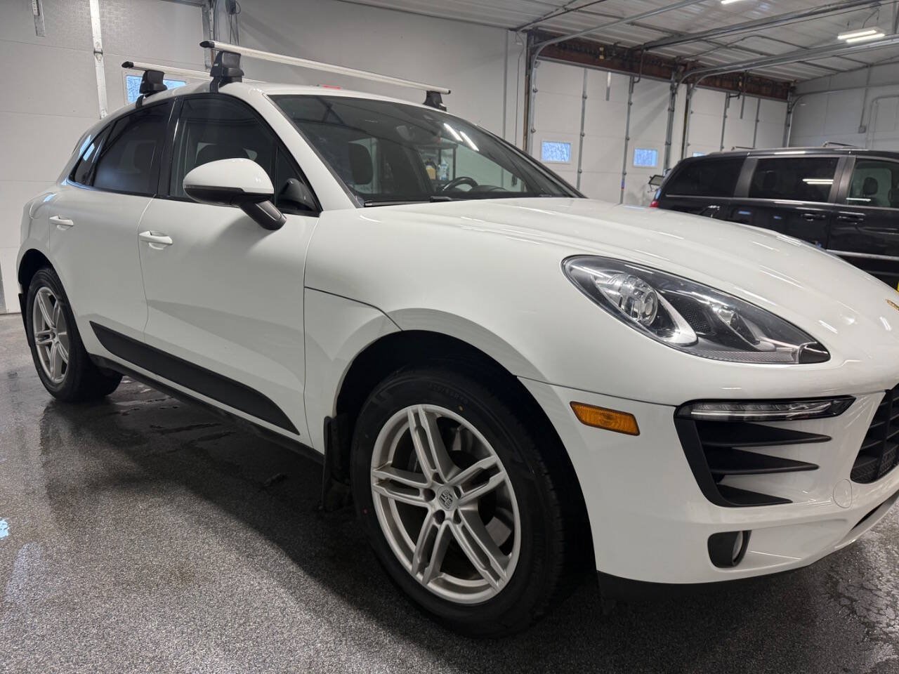 Used 2018 Porsche Macan AWD/4WD image 5