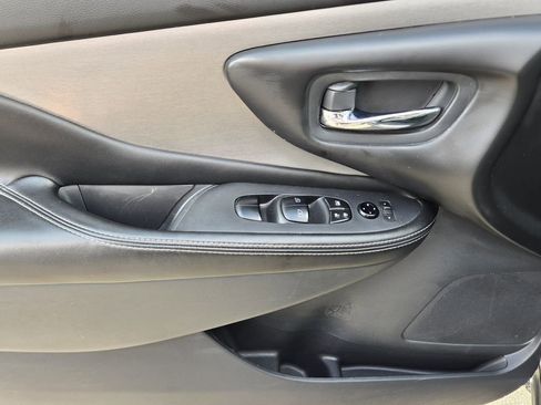 Used 2023 Nissan Murano SV image 35