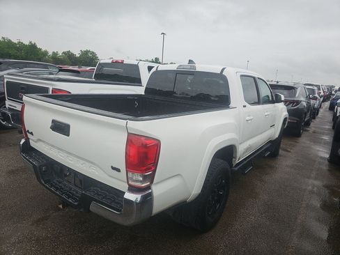 Used 2021 Toyota Tacoma SR5 AWD/4WD image 6