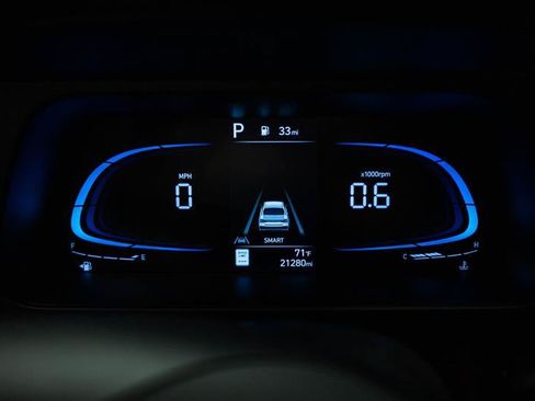 Used 2025 Hyundai Elantra Sport FWD image 15