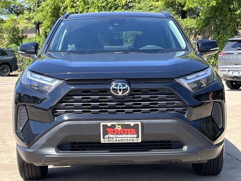 Used 2024 Toyota RAV4 XLE AWD/4WD image 7