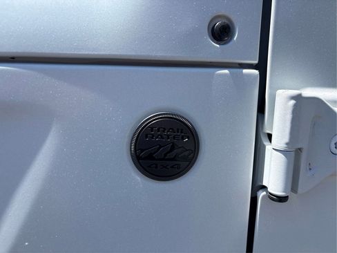Used 2025 Jeep Wrangler Sport AWD/4WD image 26
