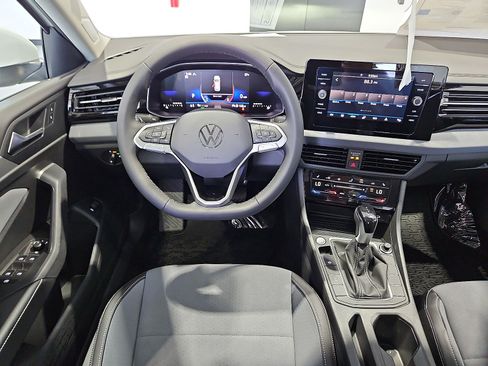 New 2026 Volkswagen Jetta SE FWD image 15