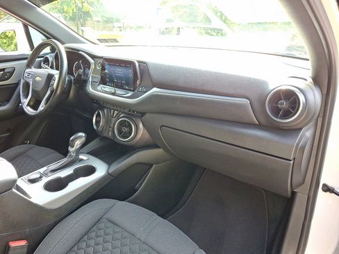 Used 2019 Chevrolet Blazer LT image 11