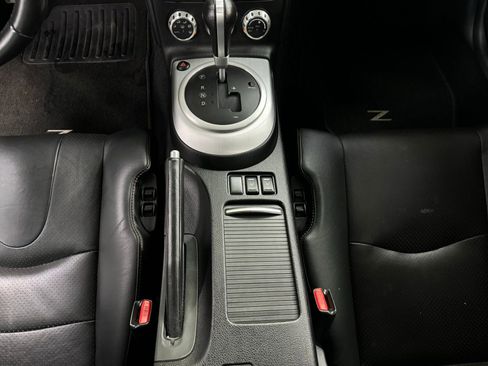 Used 2009 Nissan 350Z Touring image 18