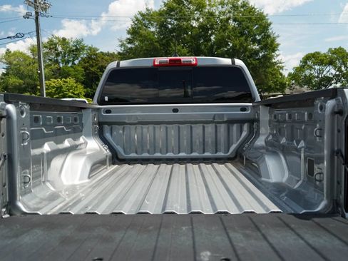 Used 2025 Chevrolet Colorado W/T RWD image 14