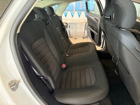 Used 2019 Ford Fusion SE FWD image 24