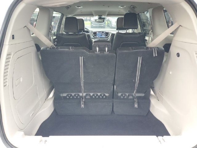 Used 2024 Chrysler Pacifica Limited FWD image 7