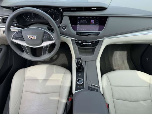 Certified 2023 Cadillac XT5 Premium Luxury AWD/4WD image 11
