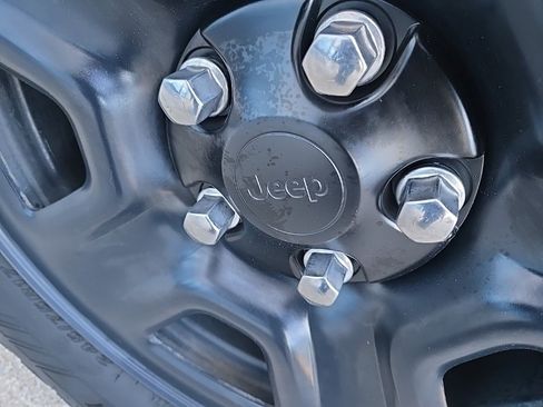 Used 2024 Jeep Wrangler Sport image 31