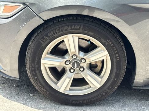 Used 2016 Ford Mustang Coupe RWD image 21