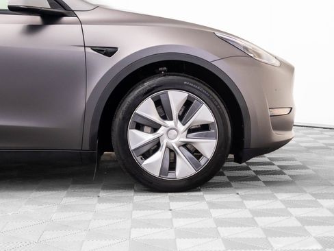 Used 2023 Tesla Model Y Long Range image 35