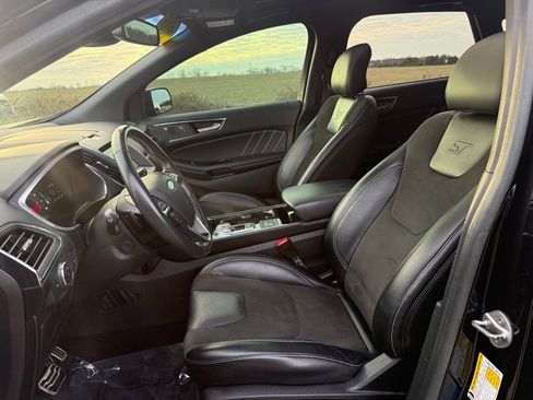 Used 2019 Ford Edge ST w/ Equipment Group 401A image 5