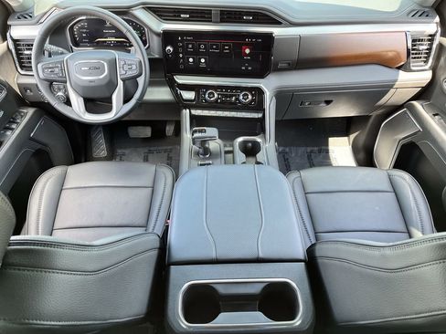 Used 2026 GMC Sierra 1500 Denali w/ Technology Package AWD/4WD image 9