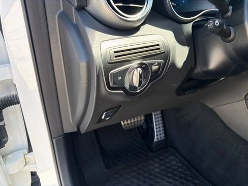 Used 2022 Mercedes-Benz GLC 300 4MATIC image 19