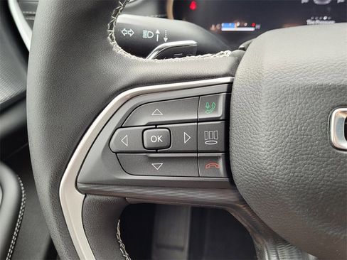 New 2025 Jeep Grand Cherokee Laredo X w/ Luxury Tech Group I image 24