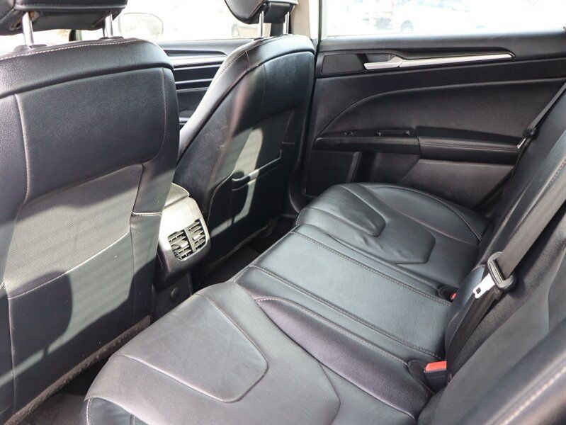 Used 2020 Ford Fusion Titanium AWD/4WD image 6
