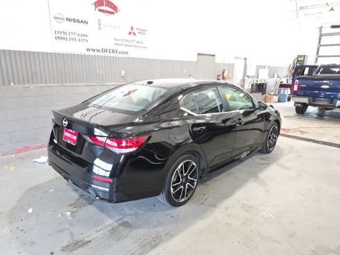 Used 2024 Nissan Sentra SR FWD image 3