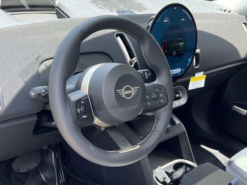 Used 2025 MINI Cooper Countryman SE image 13