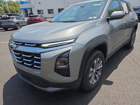 Used 2025 Chevrolet Equinox LT AWD/4WD image 7