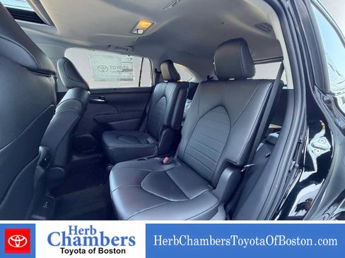 New 2026 Toyota Highlander XLE AWD/4WD image 19
