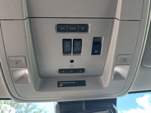 Used 2018 Chevrolet Silverado 1500 High Country AWD/4WD image 35
