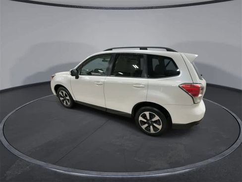 Used 2017 Subaru Forester 2.5i Premium image 6
