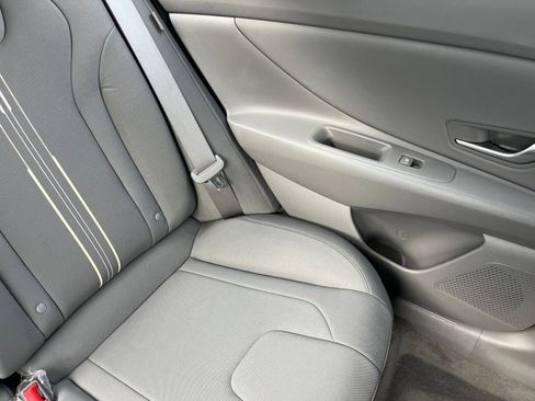 Used 2025 Hyundai Elantra SEL image 36