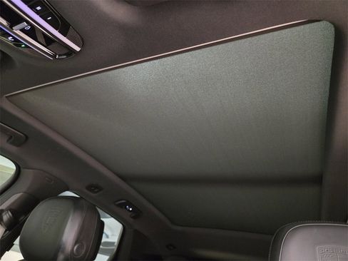 Used 2022 Porsche Cayenne Platinum Edition image 18