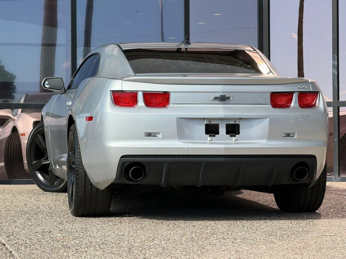 Used 2011 Chevrolet Camaro SS RWD image 8
