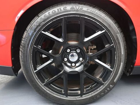 Used 2015 Dodge Challenger R/T image 9