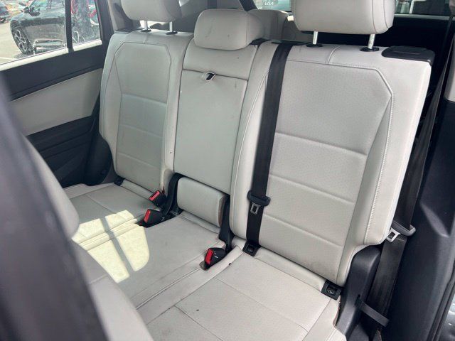 Used 2019 Volkswagen Tiguan SE w/ 3rd Row Seat Package AWD/4WD image 17