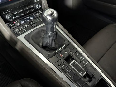 Certified 2024 Porsche 718 Boxster RWD image 27