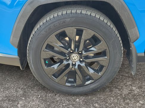 Used 2021 Toyota RAV4 XLE Premium image 14