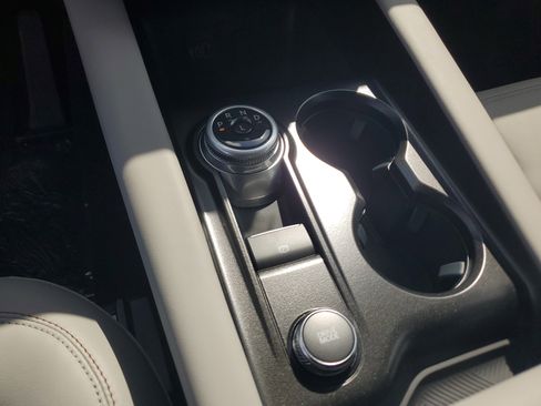 New 2026 Ford Explorer Active RWD image 18