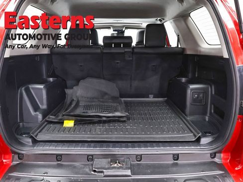 Used 2021 Toyota 4Runner Venture w/ Moonroof Package AWD/4WD image 9