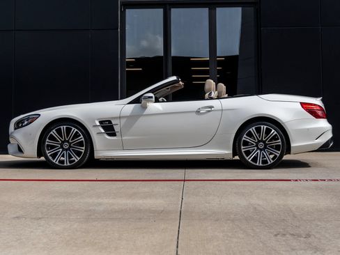 Used 2020 Mercedes-Benz SL 550 image 10