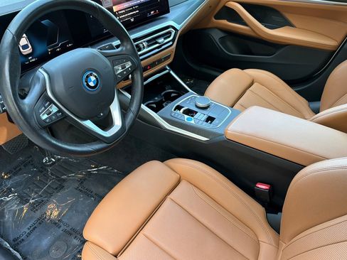 Used 2023 BMW i4 eDrive35 w/ Premium Package RWD image 11