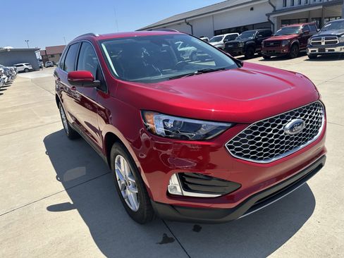 Used 2023 Ford Edge SEL w/ Convenience Package AWD/4WD image 3