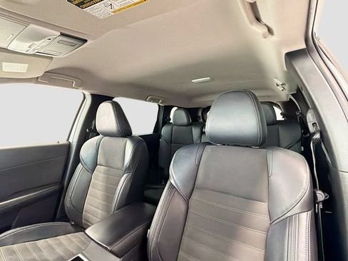 Used 2023 Mitsubishi Outlander SE AWD/4WD image 19